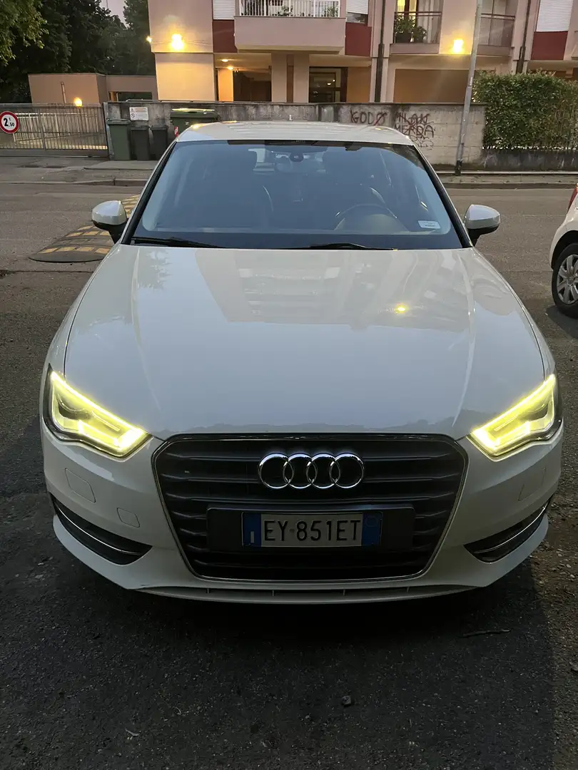Audi A3 Sportback 1.4 g-tron Ambiente METANO con Apple car Blanco - 1