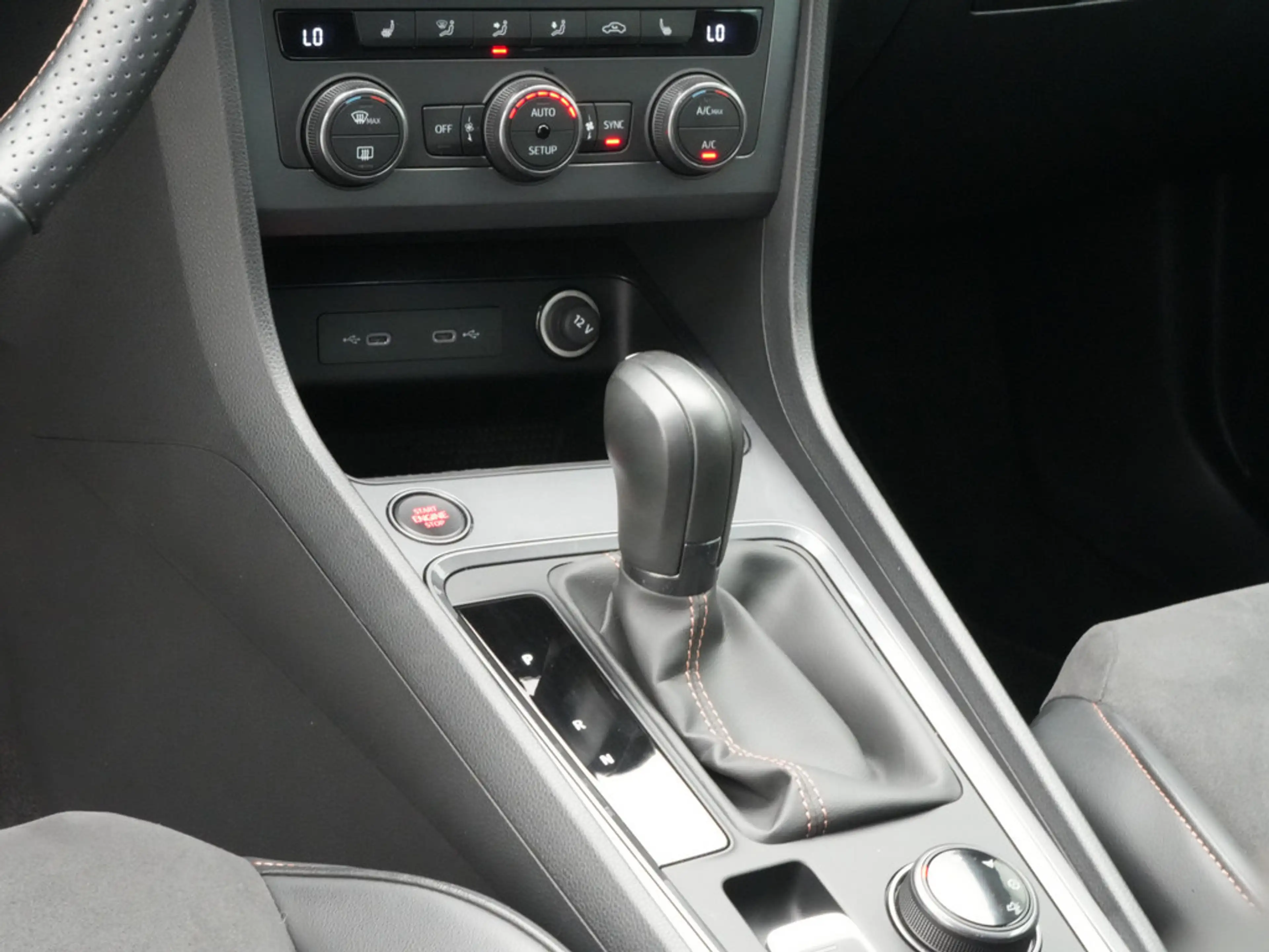 CUPRA Ateca VZ 4Drive DSG ACC NAVI 360° KAM PDC DCC — photo 12