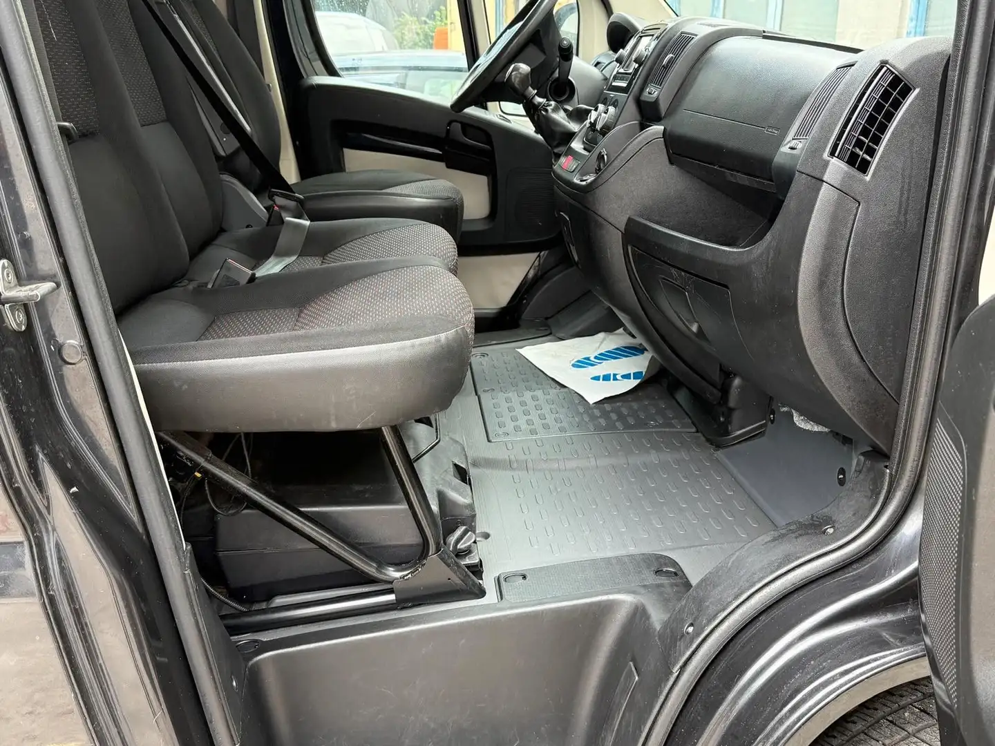 Citroen Jumper 30 L1H1 PROLINE BlueHDi 110/Klima/erst77 Grijs - 2