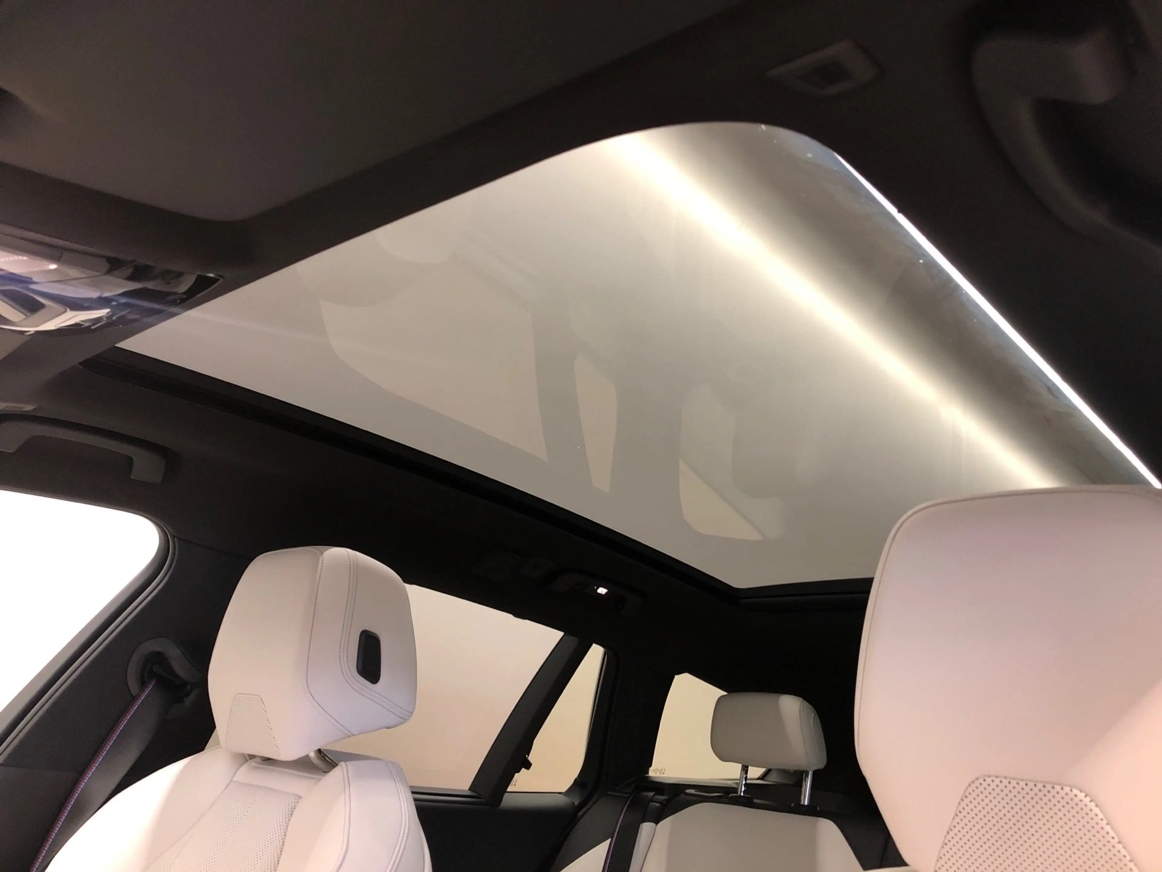 BMW i5 M60 xDrive — photo 13