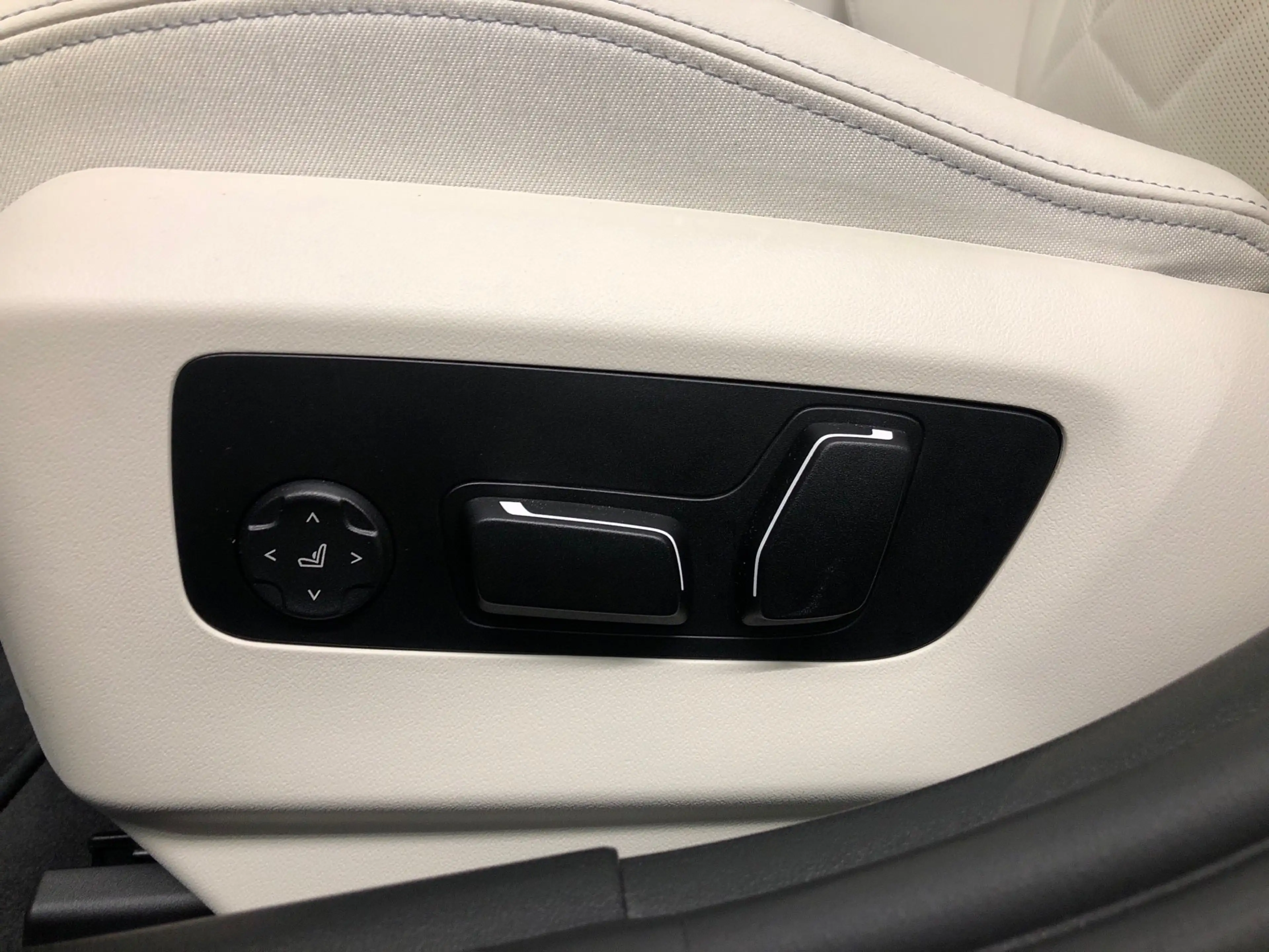BMW i5 M60 xDrive — photo 6
