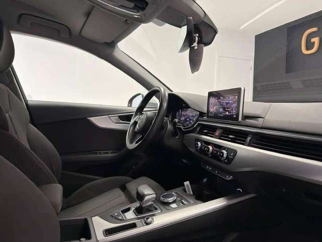 Audi A4 — photo 13