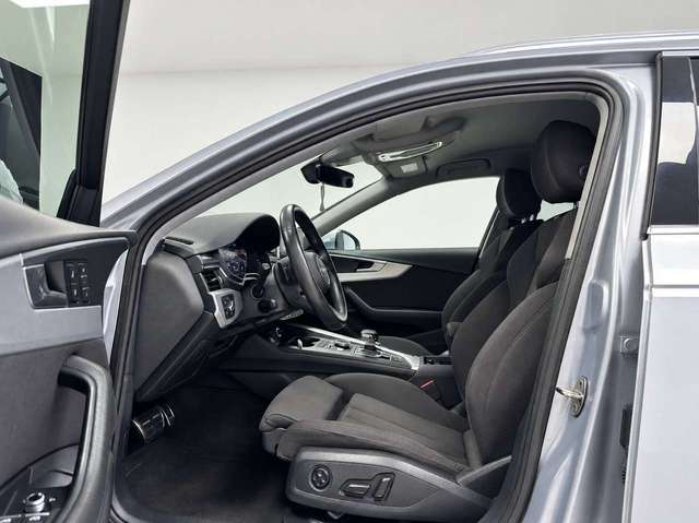 Audi A4 — photo 11
