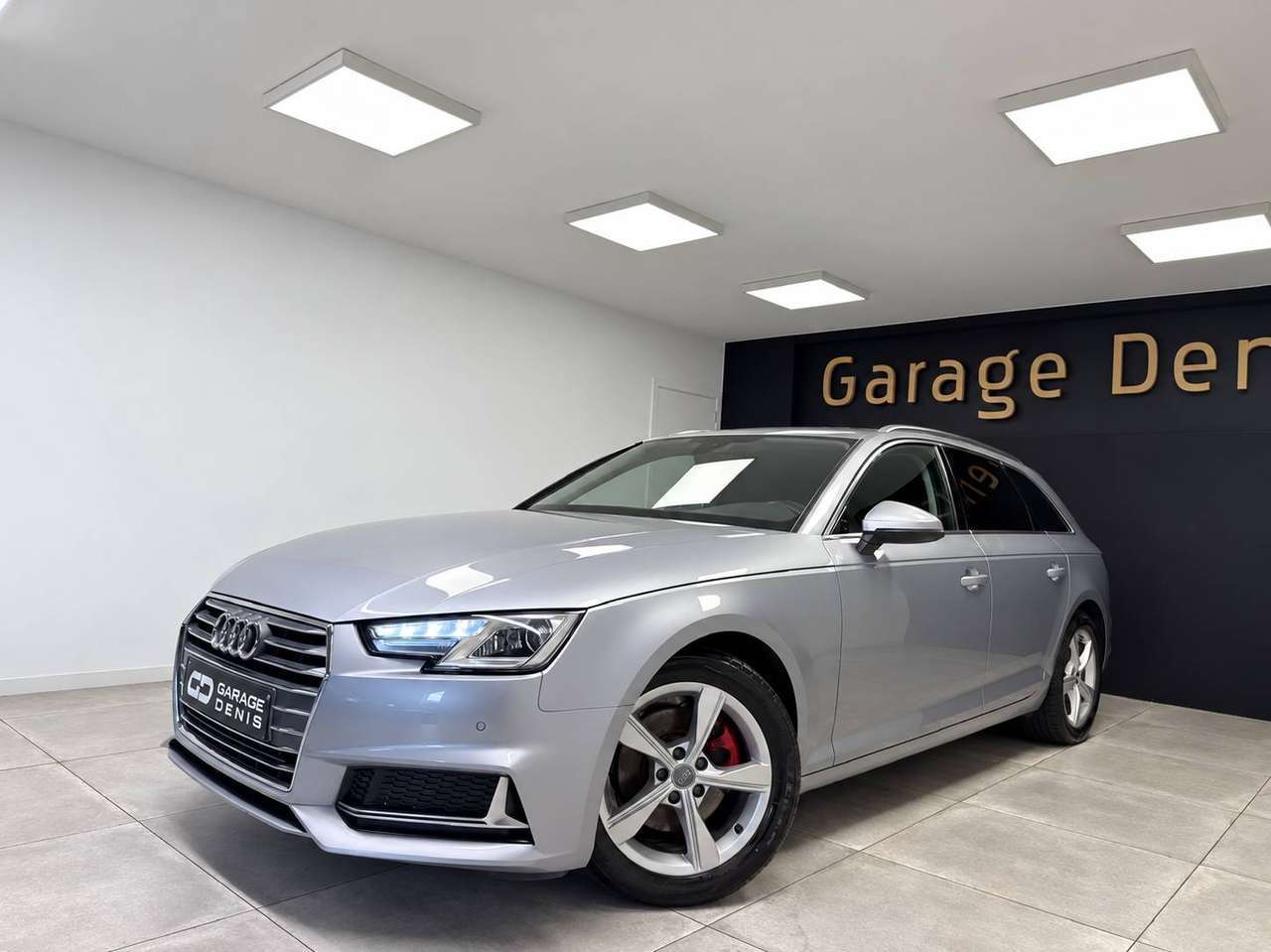 Audi A4 — photo 1