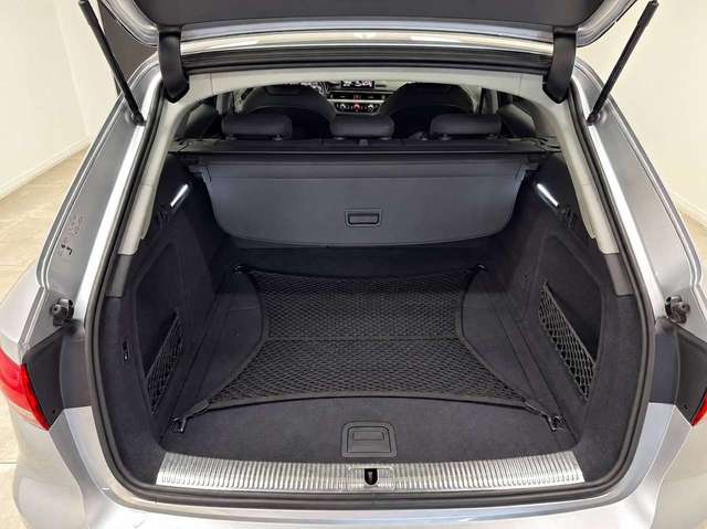 Audi A4 — photo 16