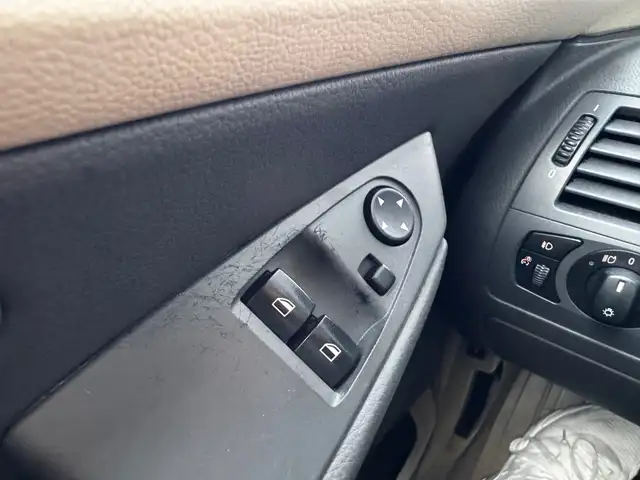 BMW 6 Series view 8