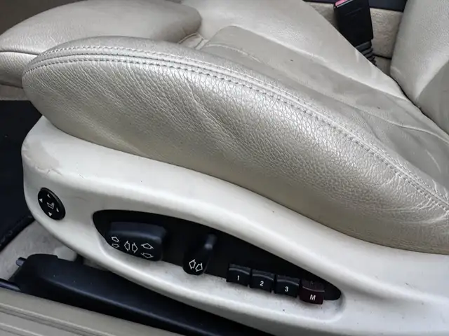 BMW 6 Series view 9