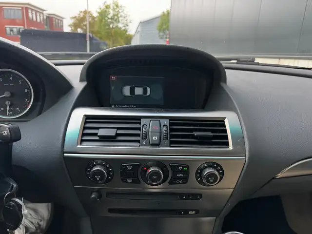 BMW 6 Series view 6