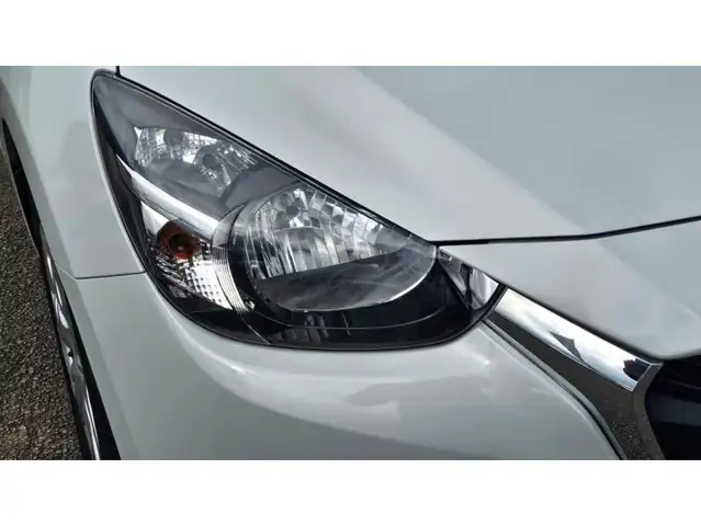 Mazda 2 view 15