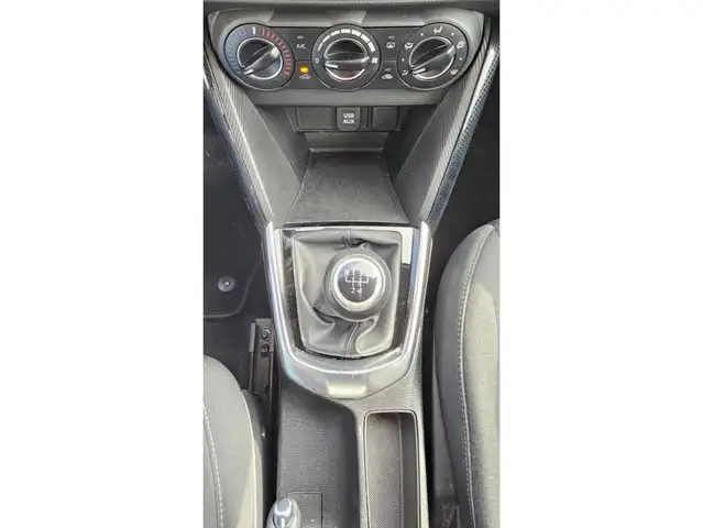 Mazda 2 view 9