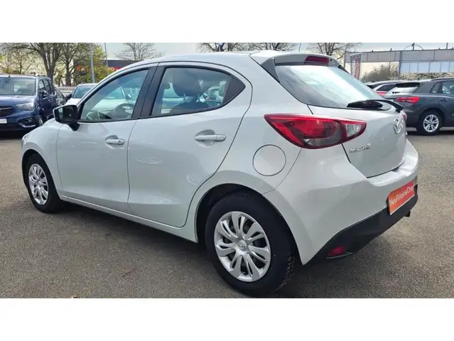 Mazda 2 view 17