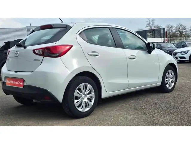 Mazda 2 view 3