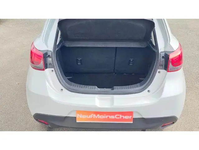 Mazda 2 view 18