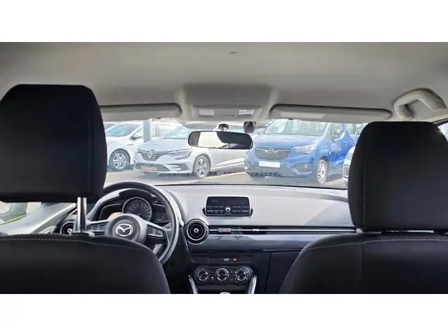Mazda 2 view 13