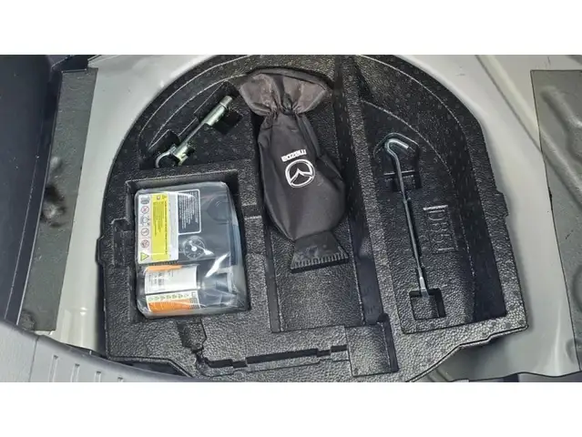 Mazda 2 view 21