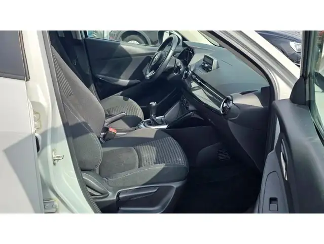 Mazda 2 view 12