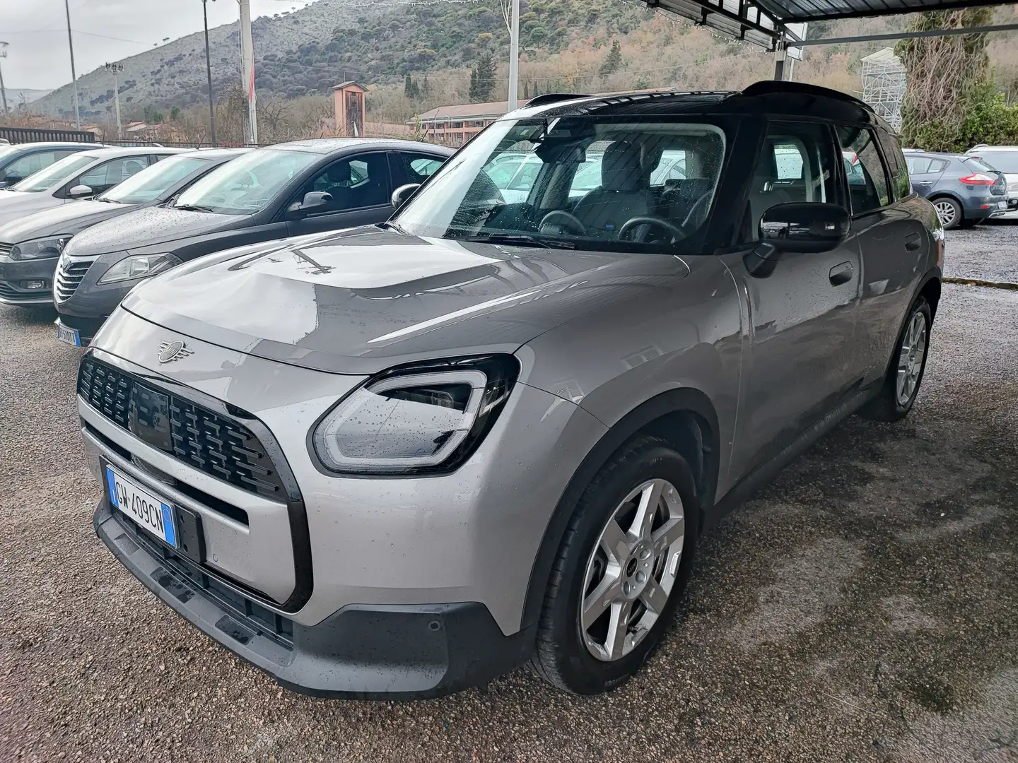 MINI Cooper Countryman Mini Countryman U25 1.5 48V C Favoured auto Grau - 1