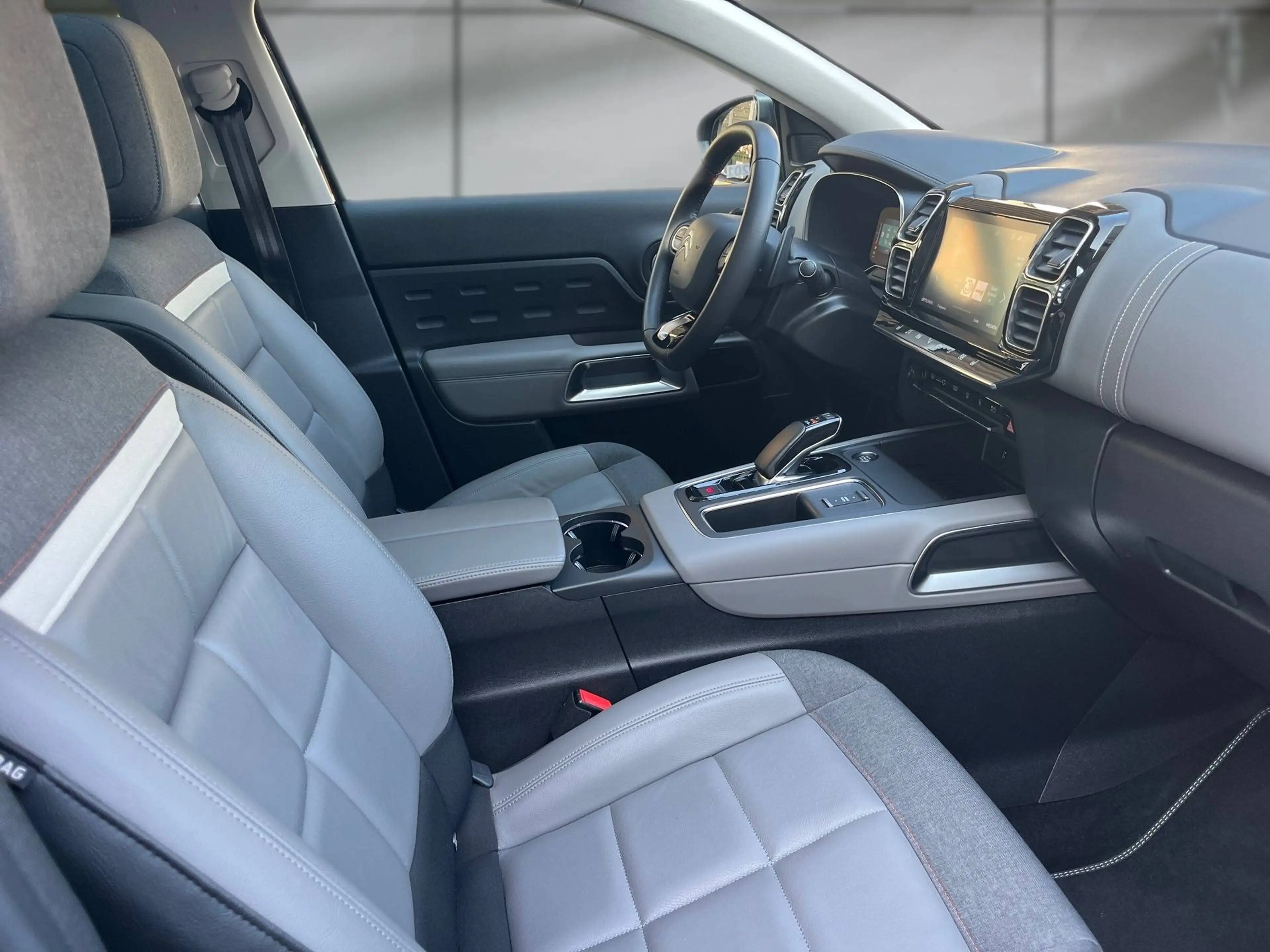 Citroen C5 Aircross Shine Hybrid — photo 14