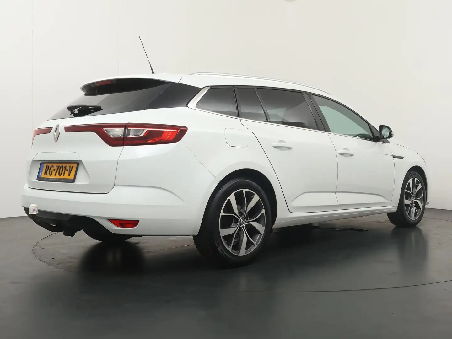Renault Megane Estate Energy TCe 130 PK | Trekhaak | Navigatie | Blanc - 2