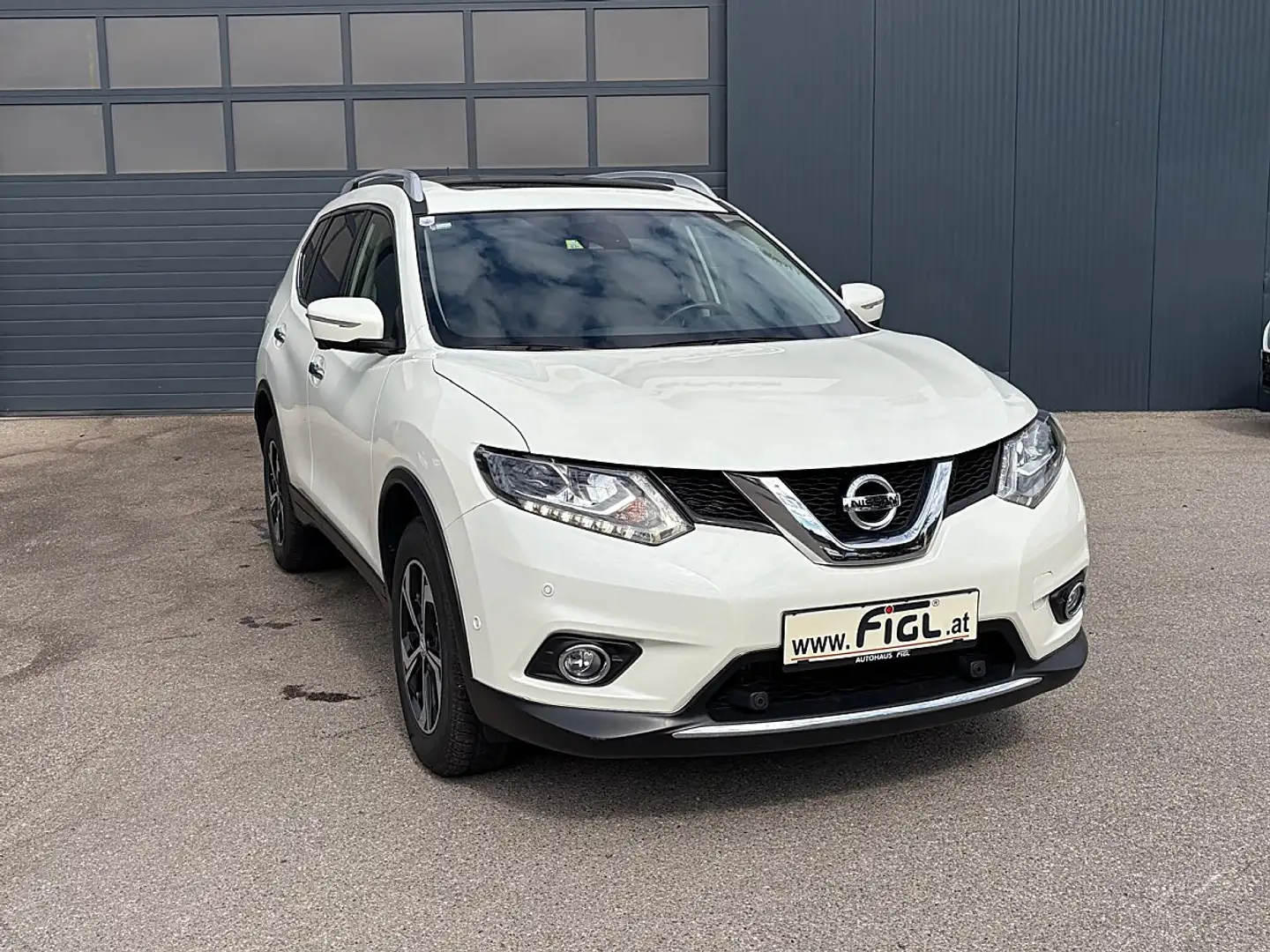 Nissan X-Trail X-TRAIL 2,0dCi Tekna Aut. ALL-MODE 4x4i Weiß - 1
