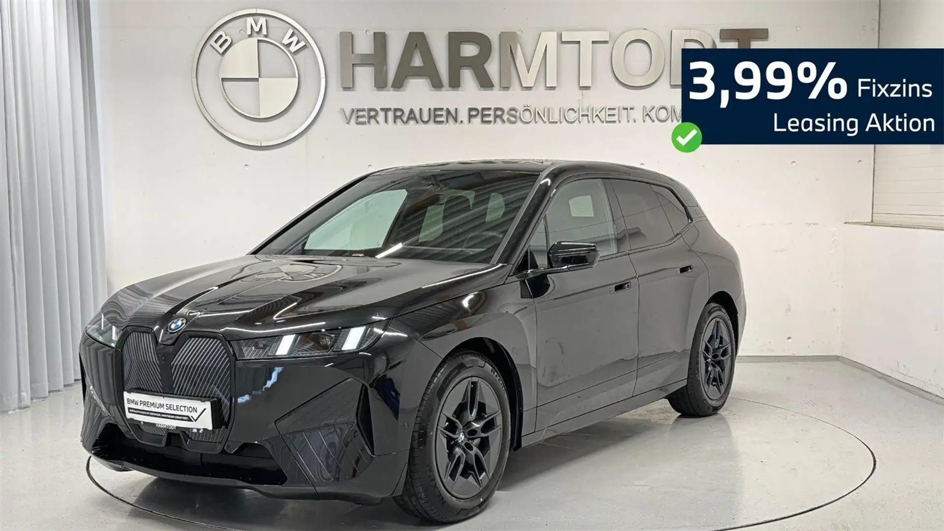 BMW iX xDrive45 Schwarz - 1