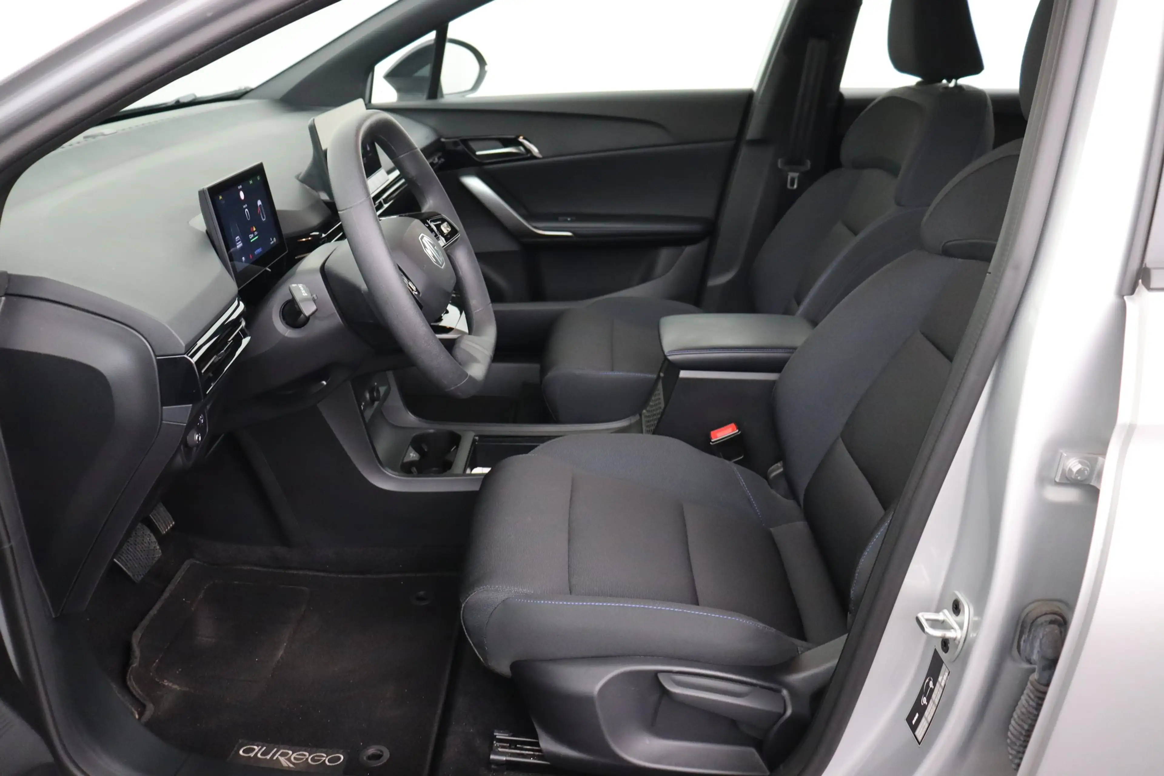 MG MG4 STANDARD LIMOUSINE 51 kWh + CARPLAY + PDC — photo 12