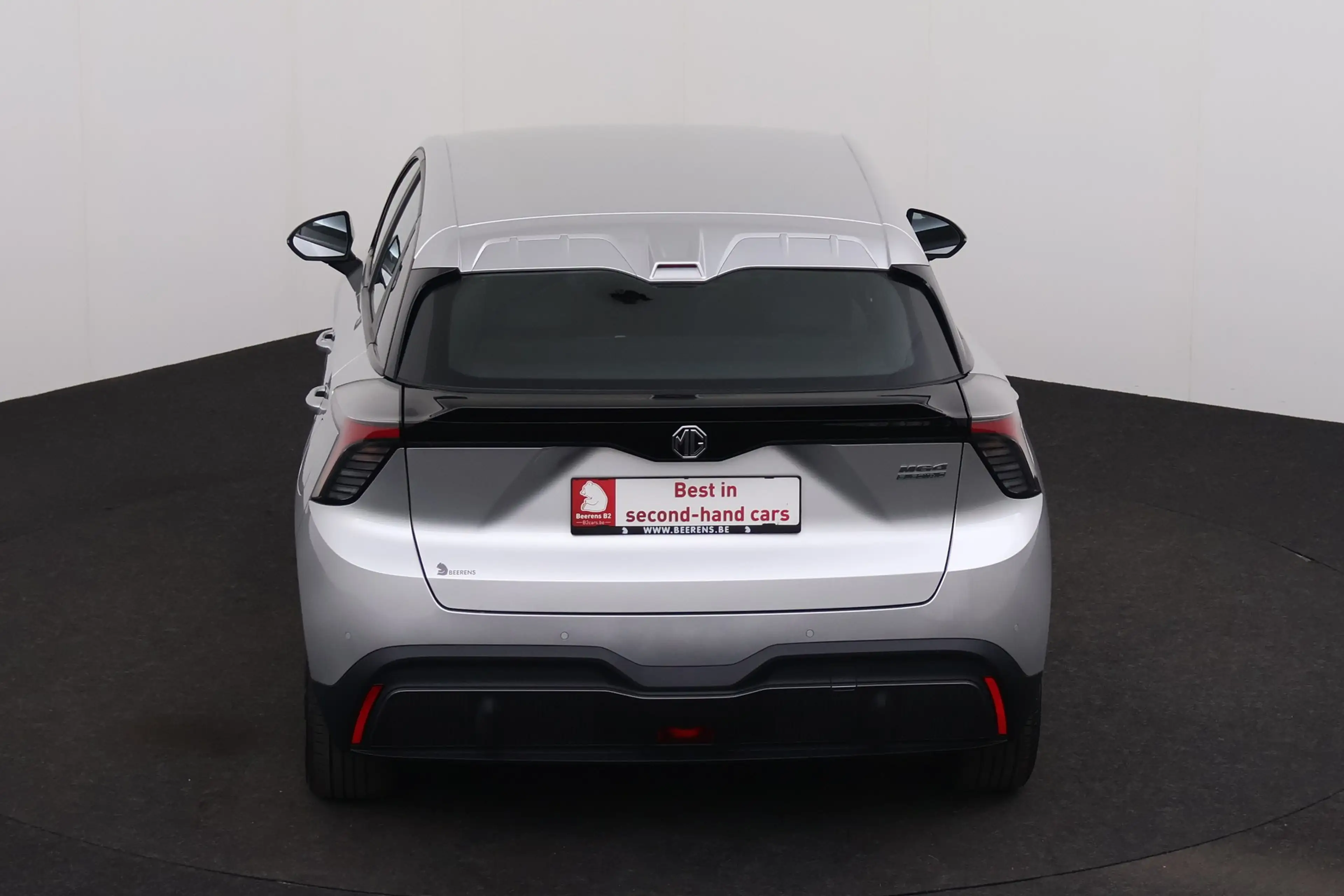 MG MG4 STANDARD LIMOUSINE 51 kWh + CARPLAY + PDC — photo 8