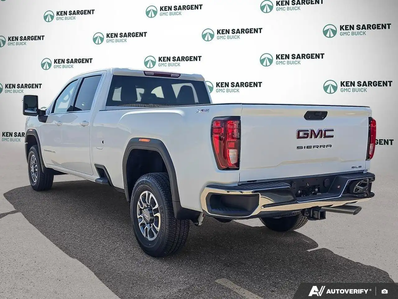 GMC Sierra 3500HD снимка GMC Sierra 3500HD