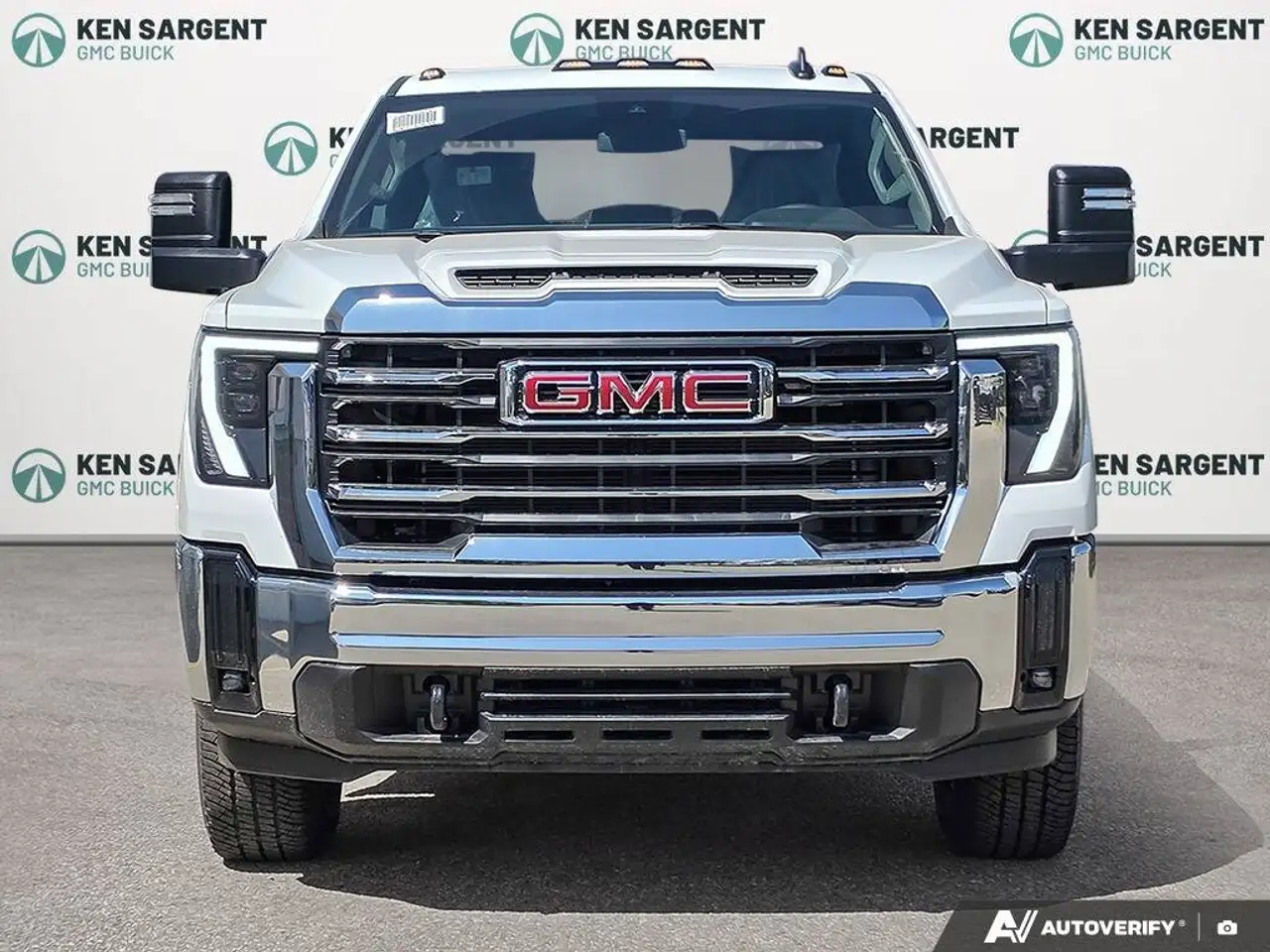 GMC Sierra 3500HD снимка GMC Sierra 3500HD