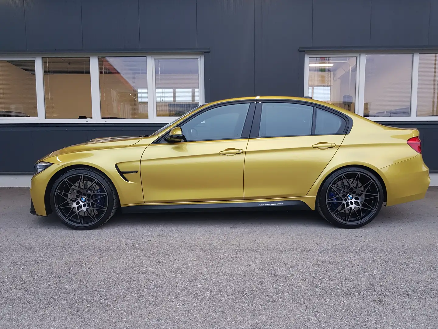 BMW M3 M3 M-DKG Aut. (F80) Giallo - 2
