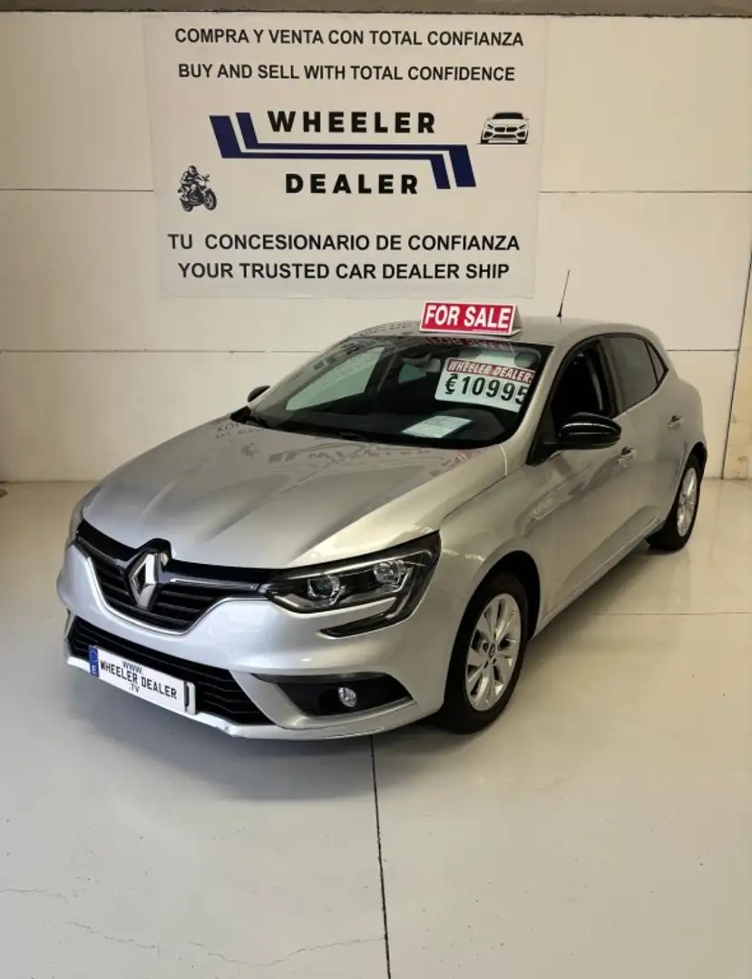 Renault Megane Pequeño Manual de 5 Puertas Gris - 1
