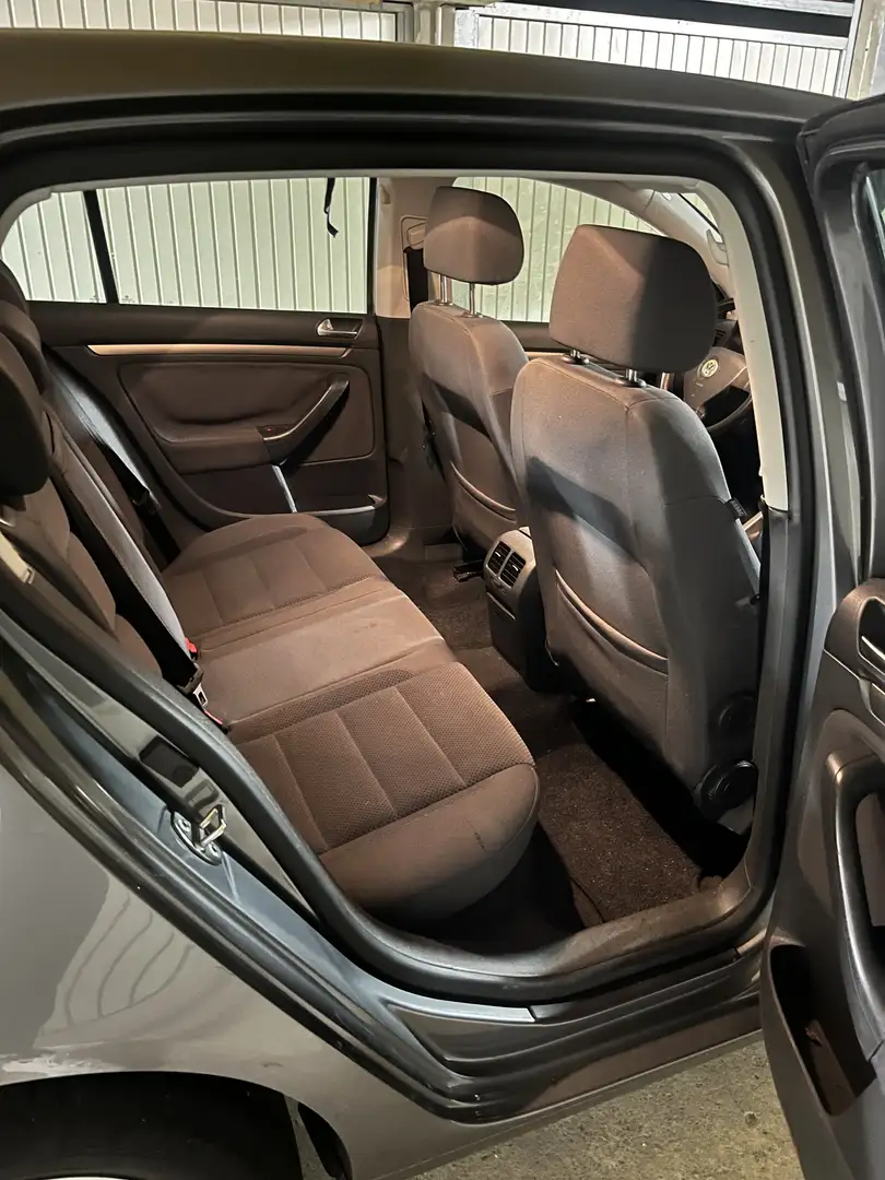 Volkswagen Golf 1.9 TDI Confort - 2