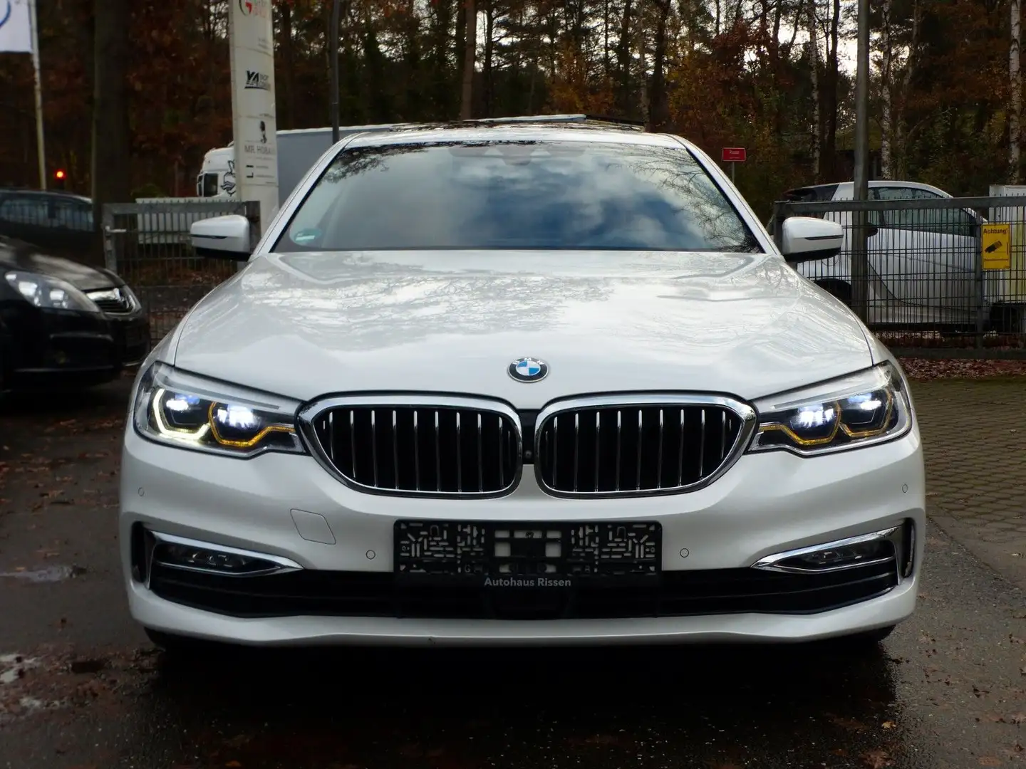BMW 530 d Lim. xDrive LuxuryLine 360Cam SDach Voll Weiß - 2