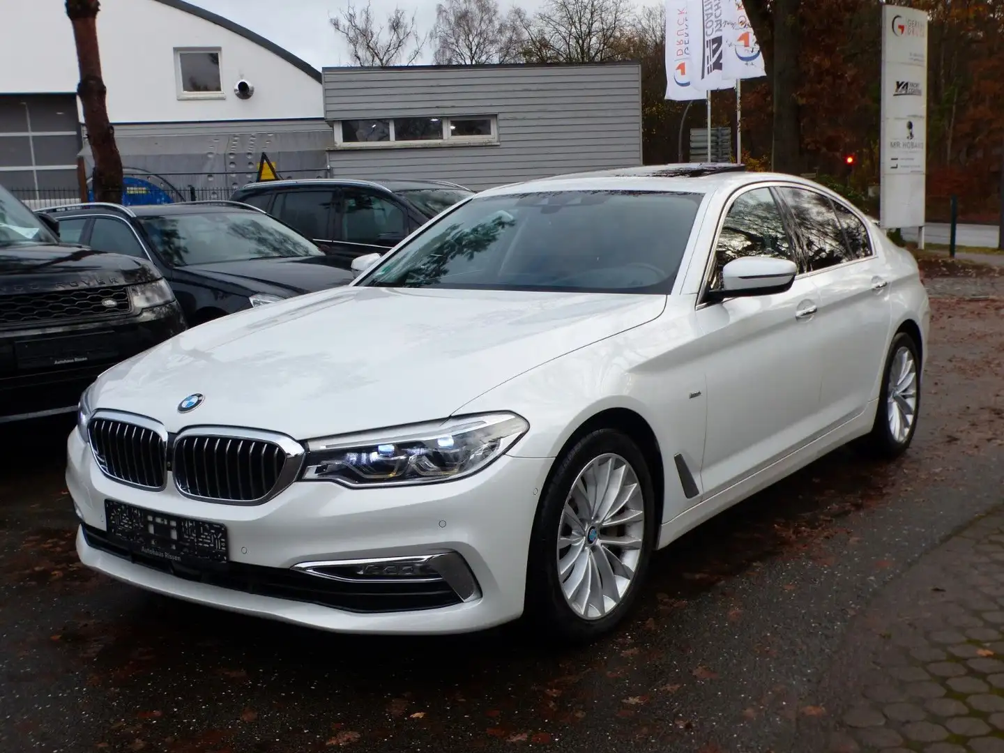 BMW 530 d Lim. xDrive LuxuryLine 360Cam SDach Voll Weiß - 1