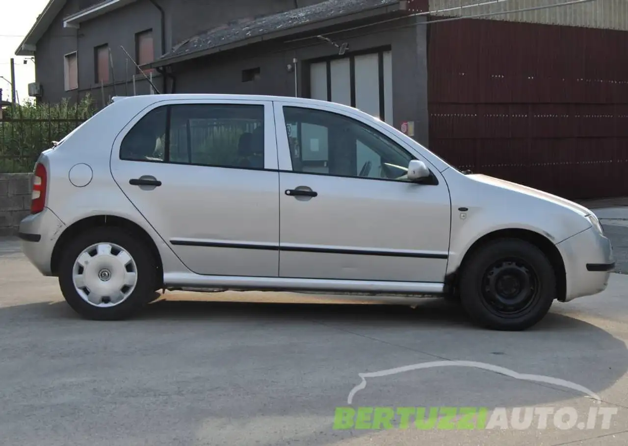 Skoda Fabia 5p 1.4 16v Comfort 75cv METANO Manuale, foto 3