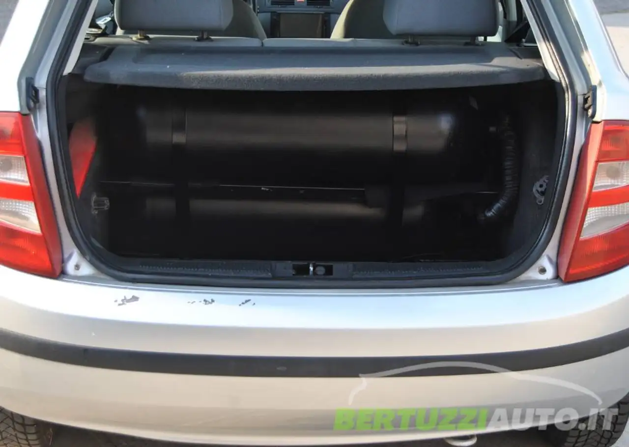 Skoda Fabia 5p 1.4 16v Comfort 75cv METANO Manuale, foto 11