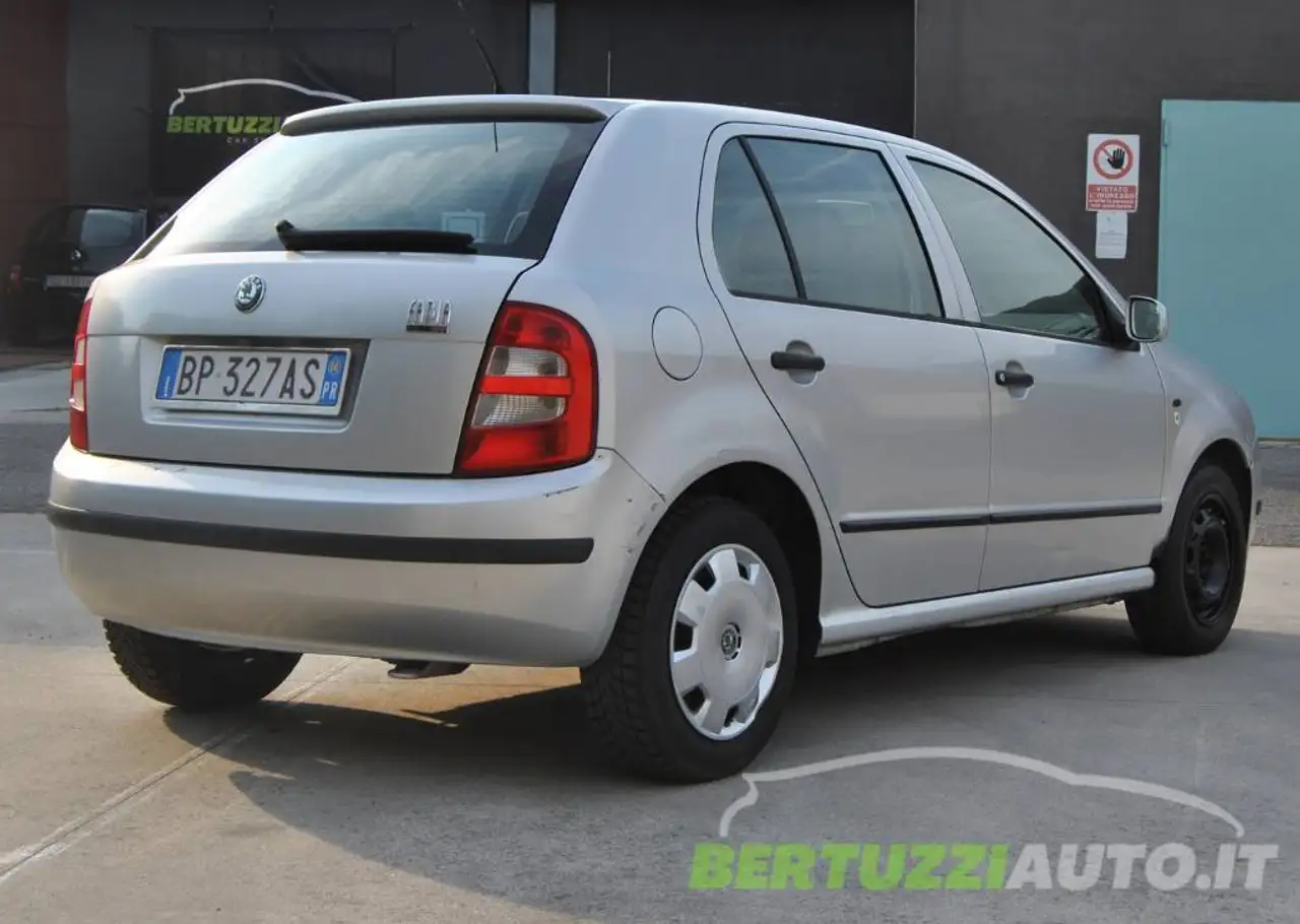 Skoda Fabia 5p 1.4 16v Comfort 75cv METANO Manuale, foto 4