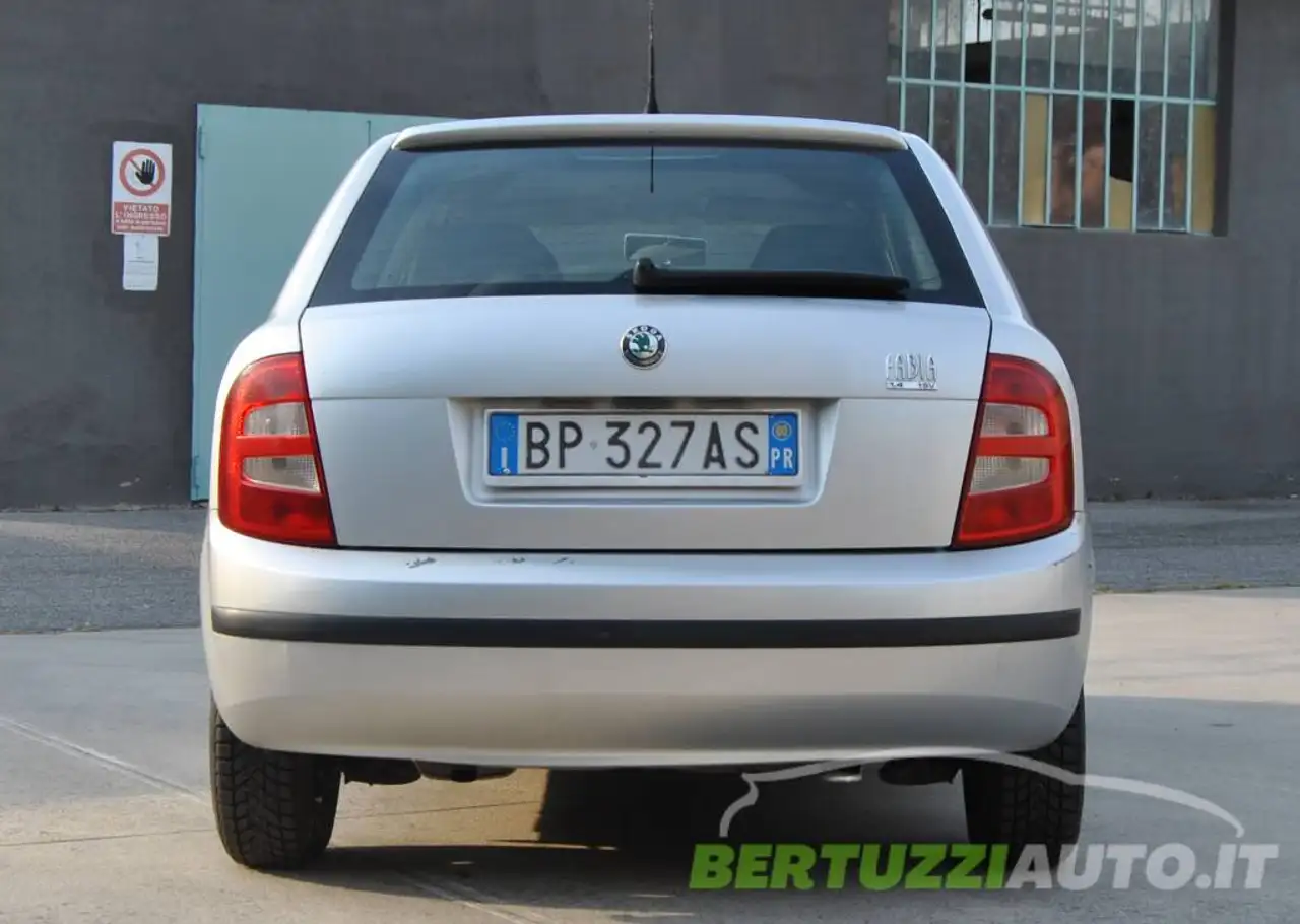 Skoda Fabia 5p 1.4 16v Comfort 75cv METANO Manuale, foto 5