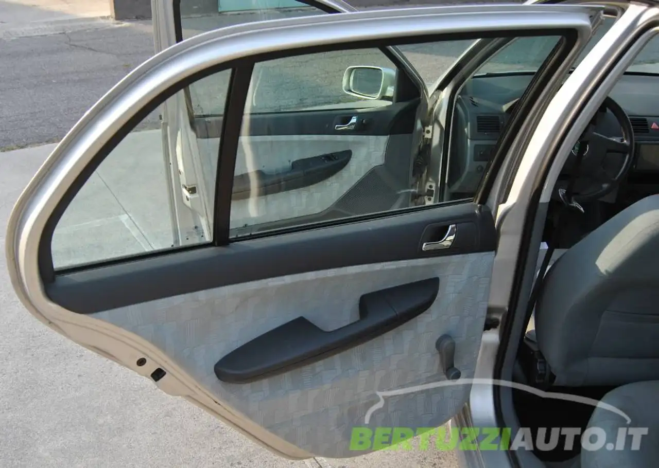 Skoda Fabia 5p 1.4 16v Comfort 75cv METANO Manuale, foto 9