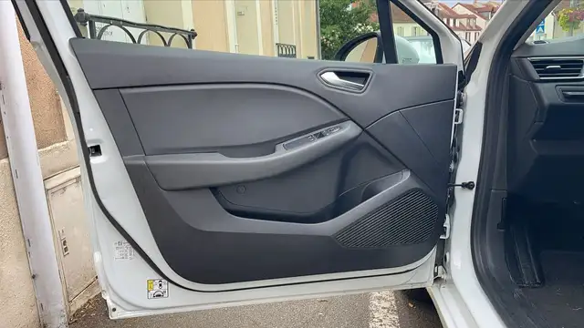 Renault Clio view 7
