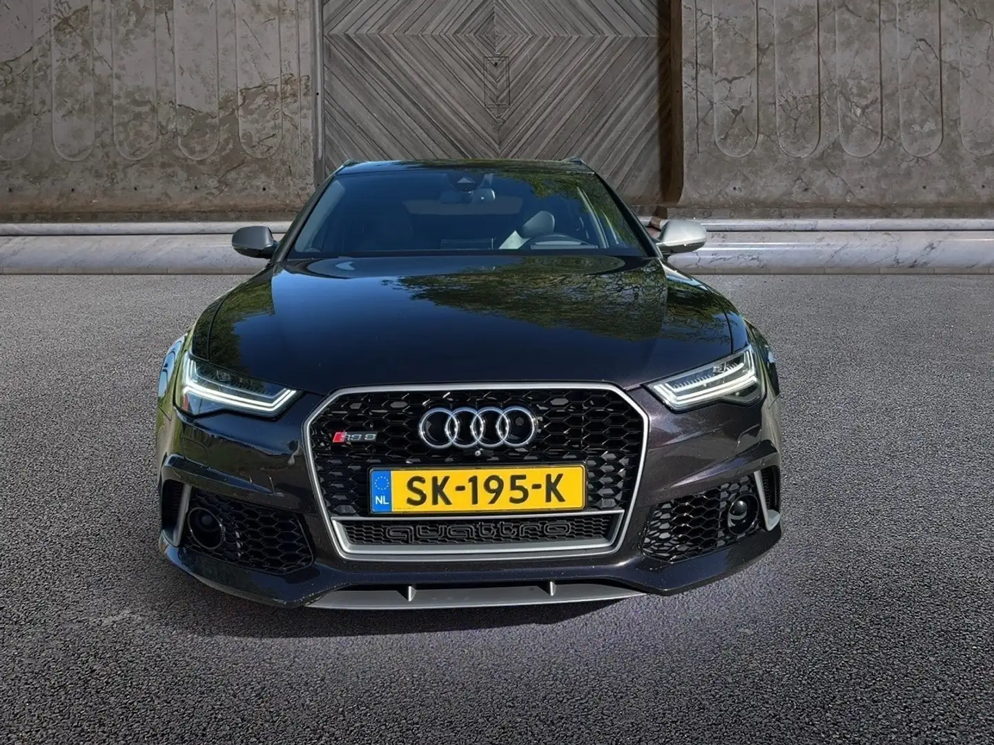 Audi RS6 A6 Avant 4.0 TFSI quattro performance Pro Line Plu Zwart - 2