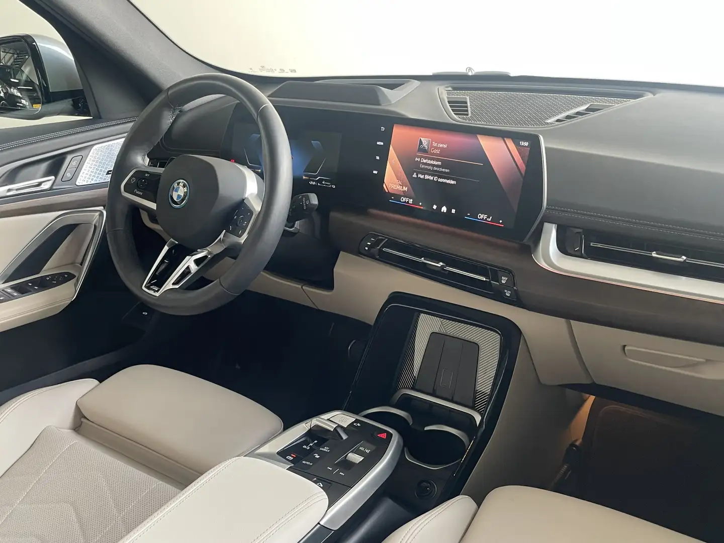 BMW X1 xDrive30e M Sport Innovation Pano Dak Head UP / Ha Grijs - 2