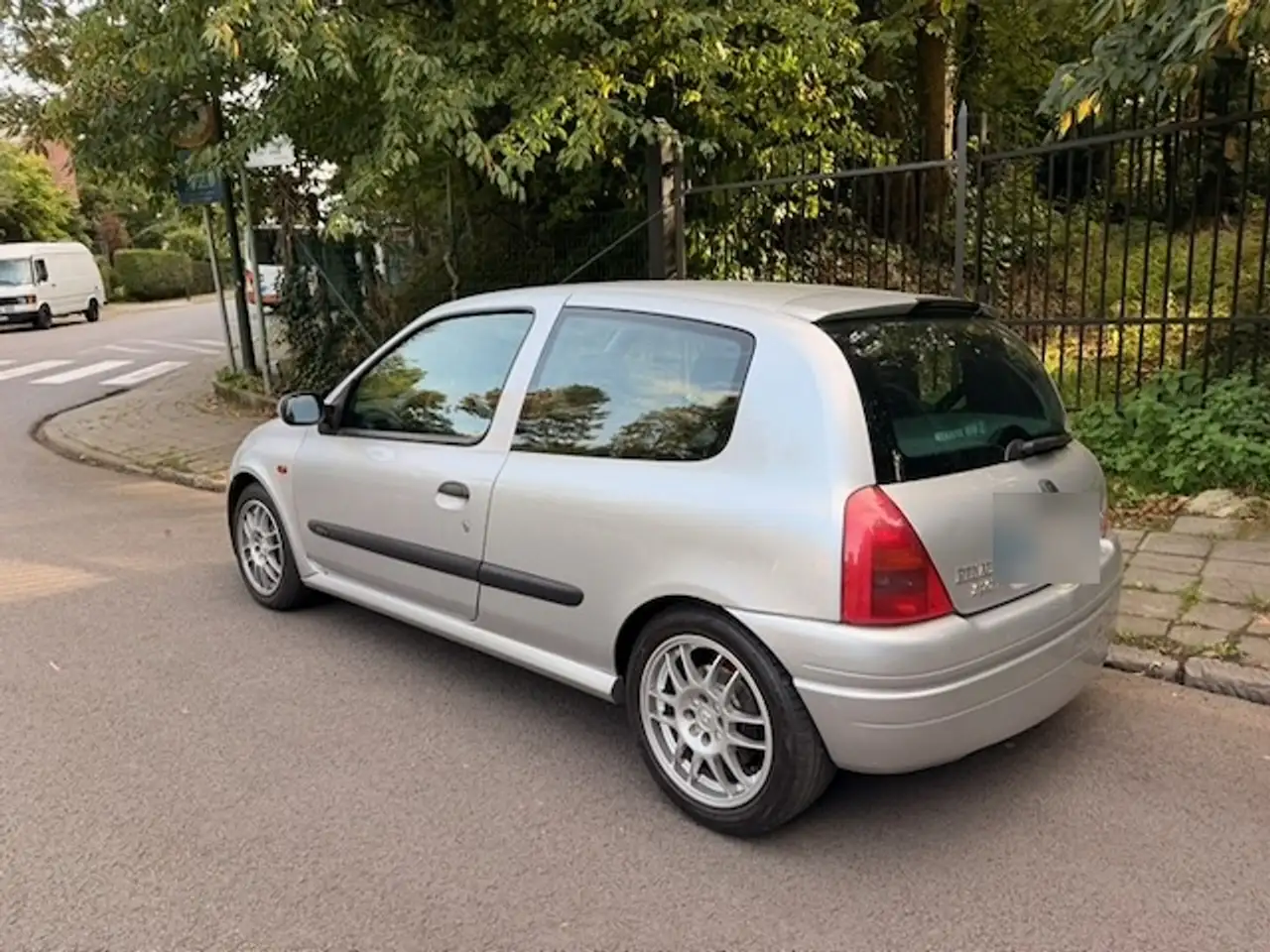 Renault Clio 2.0i 16v Sport, foto 2