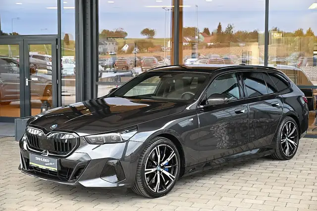 BMW i5 Touring eDrive40 81,2kWh  M Sportpaket Pro NP €... Ansicht 48