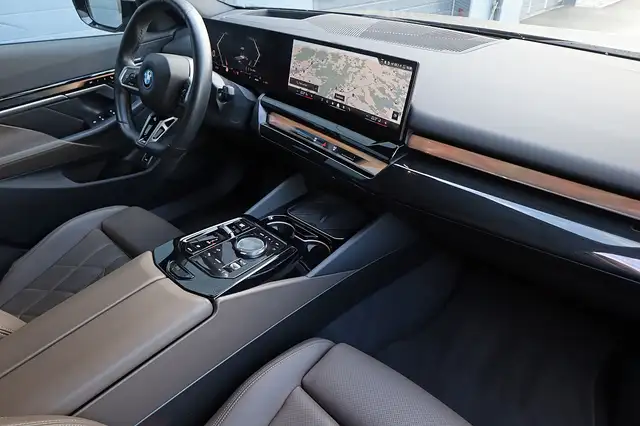 BMW i5 Touring eDrive40 81,2kWh  M Sportpaket Pro NP €... Ansicht 4