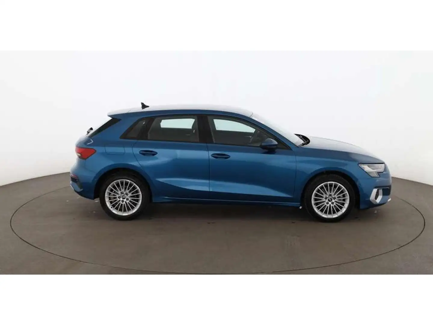 Audi A3 SB 40 TFSI e advanced Aut LED NAVI ASSIST TEMP Blau - 2