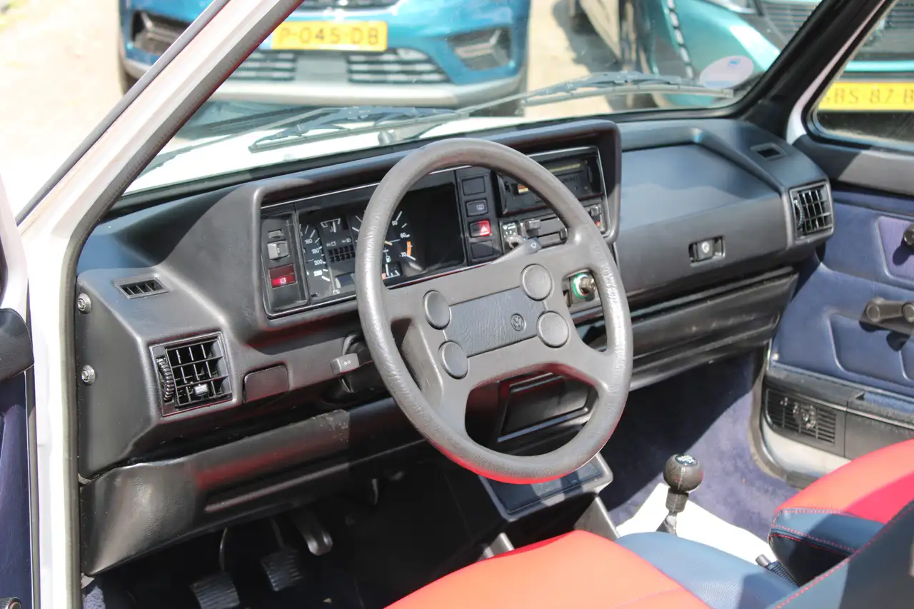 Volkswagen Golf Cabriolet 1.6 Karmann, foto 5