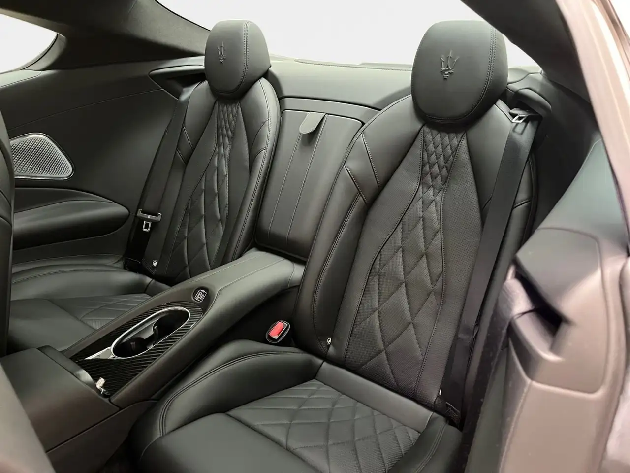 Maserati GranTurismo 2023 — фото 14