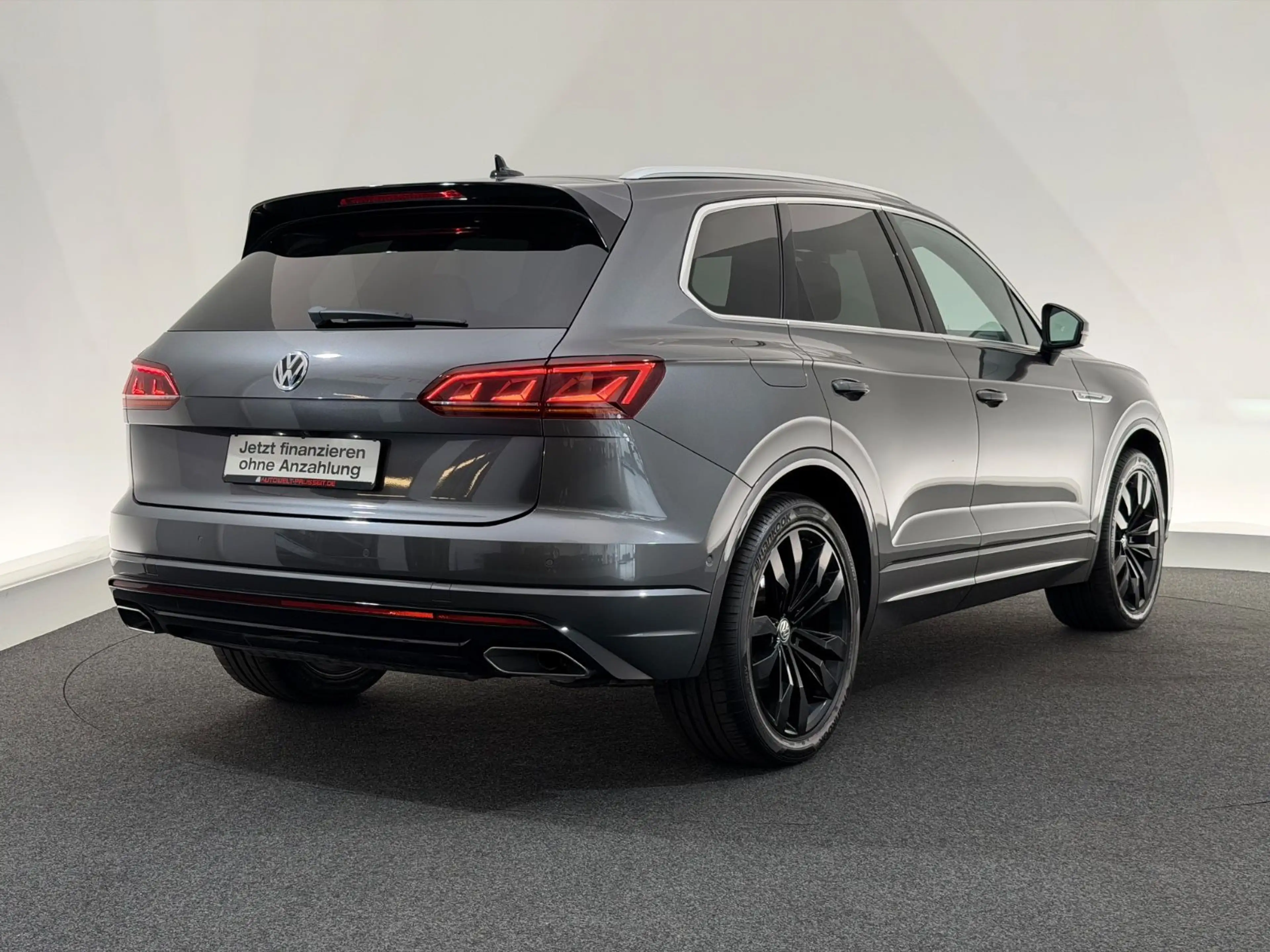 Volkswagen Touareg 3.0 4Mo.*ELEGANCE*R LINE-MATRIX-PANO-AHK — photo 7