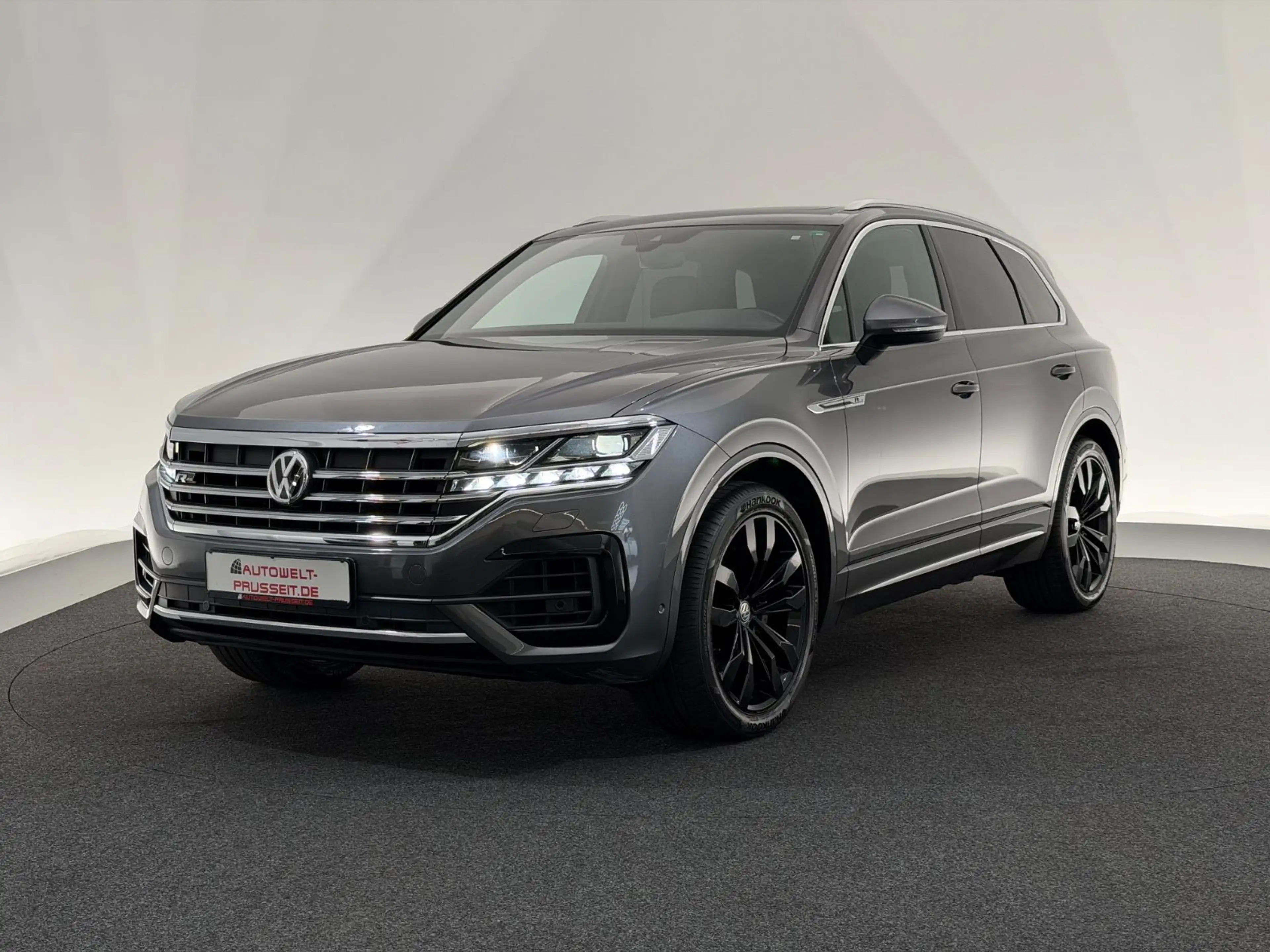 Volkswagen Touareg 3.0 4Mo.*ELEGANCE*R LINE-MATRIX-PANO-AHK — photo 3